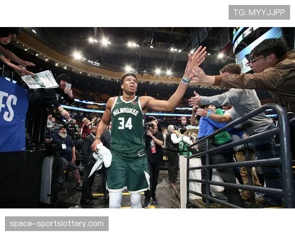 字母哥空砍38分20篮板，雄鹿不敌绿军遭遇三连败